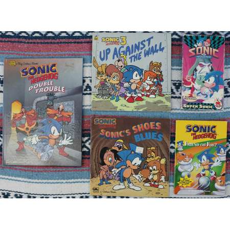 Vintage 90s Sega SONIC THE HEDGEHOG Collectible Lot 4 Books, 1 Vhs Video Tape DiC thumb