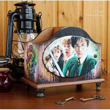 Harry Potter wooden pen holder, House Desktop Pencil Holder/Pen Cup, Hogwarts, desk tidy thumb