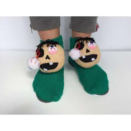 Halloween Slippers, knitted zombie, fanny socks, zombi Slippers, monster Slippers, Frankenstein socks, the walking Dead socks, weird slipper thumb