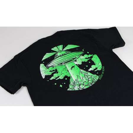 I Believe t-shirt | unisex apparel | tattoo | The X Files | UFO | illustration | mountains | tee | alien | beam of light | I Want To Believe thumb