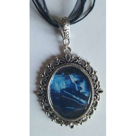 Edward Scissorhands Necklace thumb